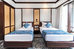 Lovina Beach Club & Resort