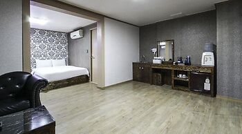 Hotel Lie