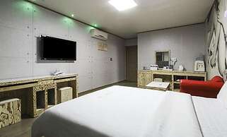 Hotel Lie