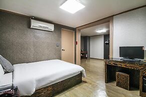 Hotel Lie