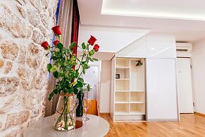 Get Split Luxury Apartment