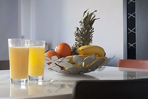 Glyfada, Modern Minimal Apartment