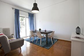 Palaio Faliro, Bright and Spacious Apartment