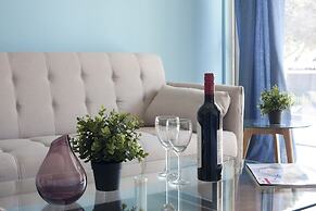 Palaio Faliro, Bright and Spacious Apartment