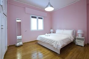 Palaio Faliro, Bright and Spacious Apartment