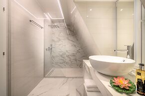 Flos Luxury Rooms