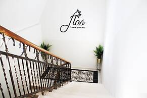 Flos Luxury Rooms