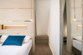 Flos Luxury Rooms