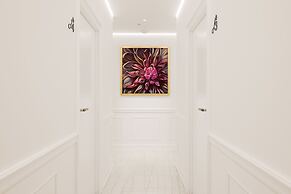 Flos Luxury Rooms