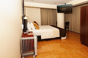 El Mirador Hotel