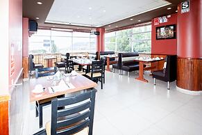 El Mirador Hotel