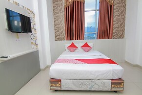OYO 861 R Four Hotel