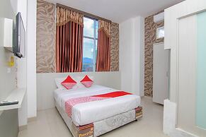 OYO 861 R Four Hotel