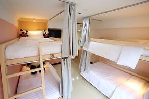 Lucky Panda Hotel
