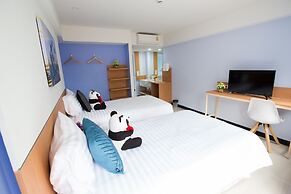 Lucky Panda Hotel