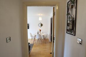 O2 Mailbox Central Premier Apartment