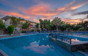 Splash Pool Bar