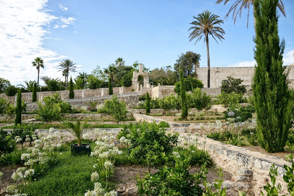 Santa Ponsa - Fontenille Collection