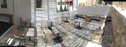 Aellia Hotel & Suites