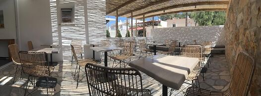 Aellia Hotel & Suites