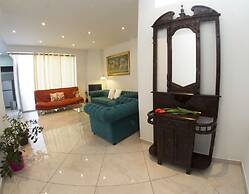 Mesogios House Suites