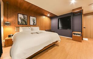 Gray 191 Hotel