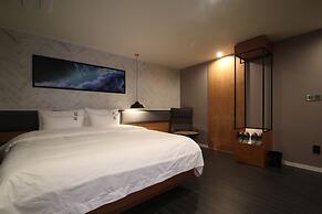 Gray 191 Hotel