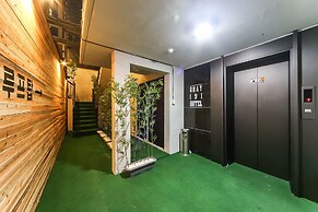Gray 191 Hotel