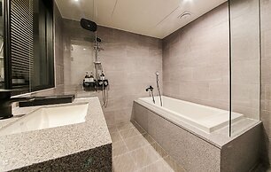 Gray 191 Hotel