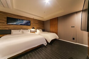 Gray 191 Hotel