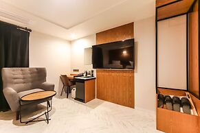 Gray 191 Hotel