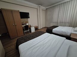 Şahin Hotel