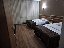 Şahin Hotel