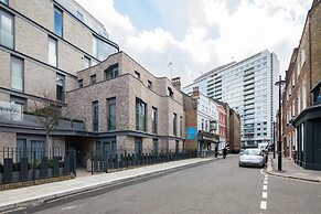 VI Castle Lane