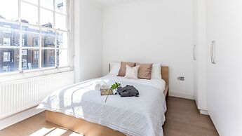 Gloucester Terrace by Lime Street
