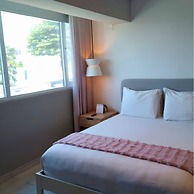 Trópica Beach Hotel