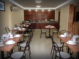 Hotel Palmira Inn