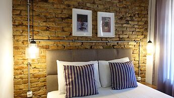 Mono Hotel