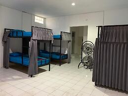 Arta Garden Guest House & Hostel