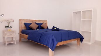 Arta Garden Guest House & Hostel