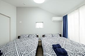 Higashi-Rokugo House WHITE by Tranova