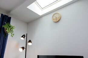 Higashi-Rokugo House WHITE by Tranova