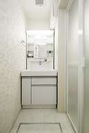 Higashi-Rokugo House WHITE by Tranova
