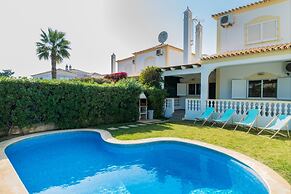Akivillas Vale do Lobo Infinity