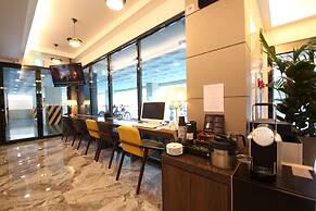 Hotel J's