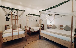 Chanya Lodge