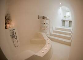 Art Villa Exogonia Santorini