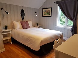 Hotel Far Hills