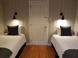 Hotel Far Hills
