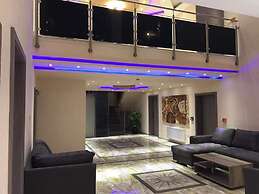 Hotel Babylon